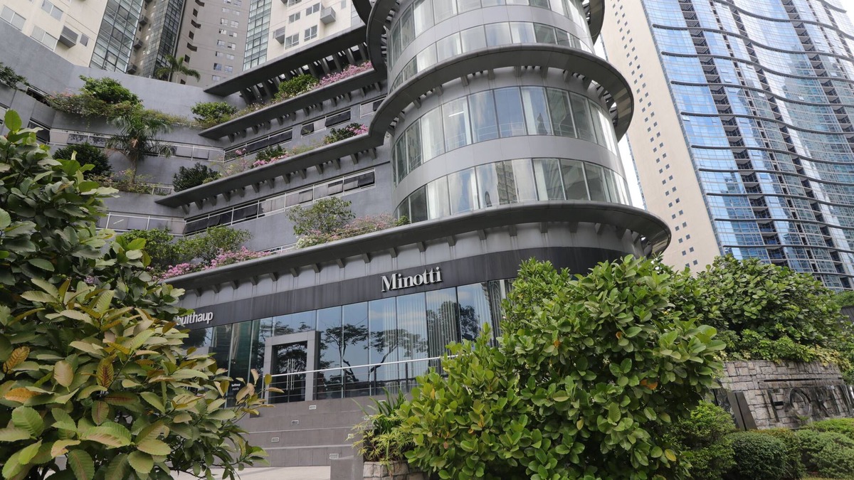 Bonifacio Global City Apartment | Oasis Regency at Fort Victoria BGC