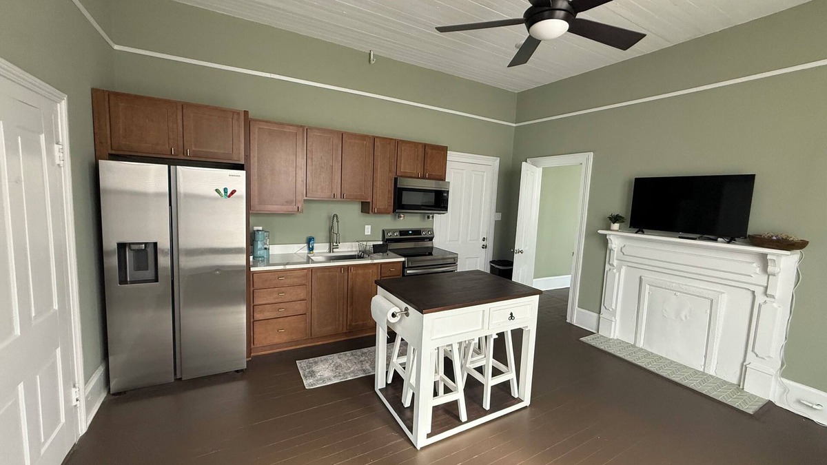 Americus Apartment | Oasis Retreat Charming, newly renovated 1/1 in the heart of downtown