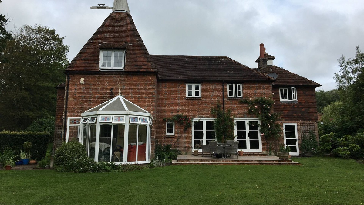 Uckfield Bed & Breakfast | Oast Acre House - tranquillity and seclusion
