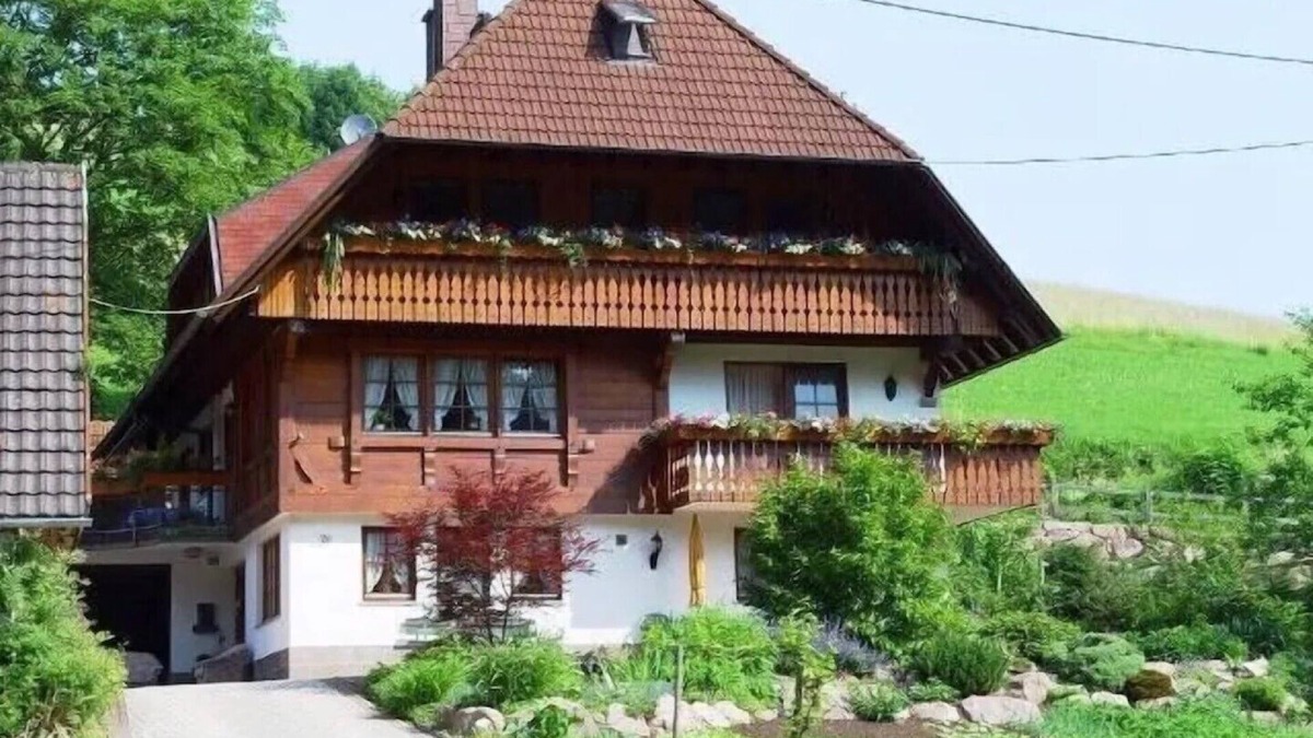 Gutach Condo | Oberbauernhof - Apartment "Am Garten" | Lovely apartment in a beautiful Black Forest house