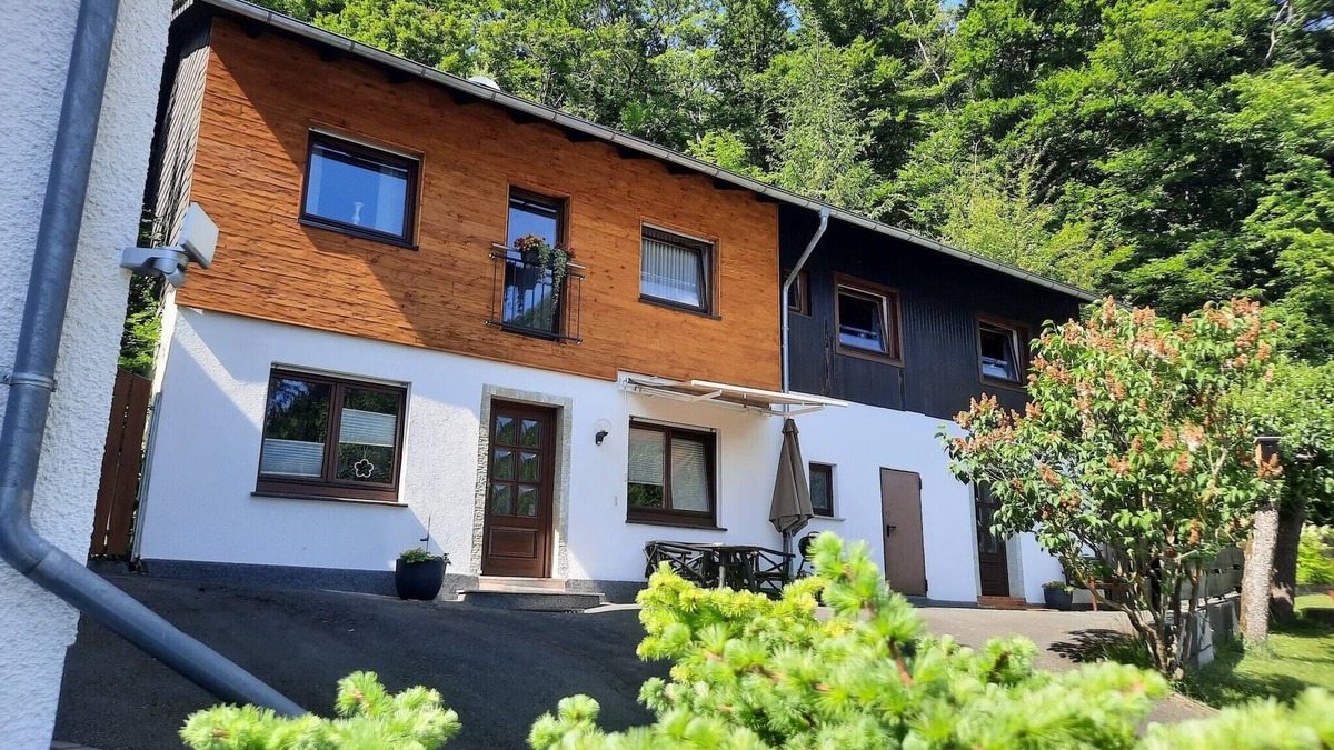 Medebach House | Oberschledorn Forest Apartment