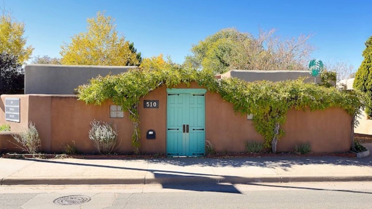 Santa Fe House | Obi's Adobe, .5 to The Railyard, Stylish 2 Bedroom Adobe, Dog Friendly