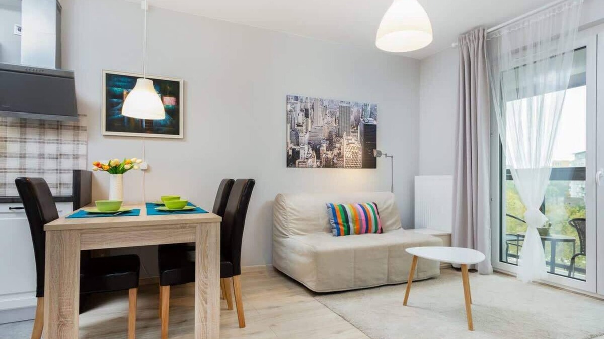 Powazki Apartment | Obozowa 20 | Beige Apartment | Parking | Desk