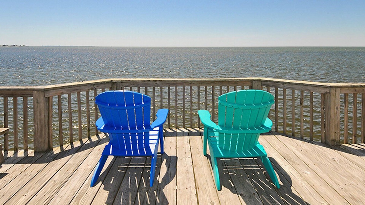 Brigands' Bay Cottage | Observation Point: Prime Soundfront Location with Dock! Spectacular Sunsets!