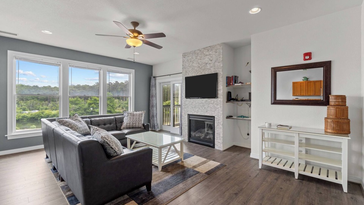 Bermuda Bay Condo | OBX for R&R at Hamilton Cay, Water Park Access, No Check In Day Restrictions