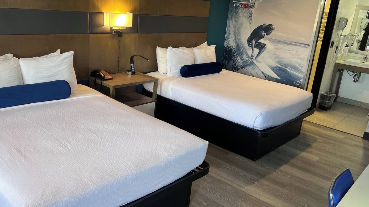 East Side Costa Mesa Hotel | OC Hotel Costa Mesa