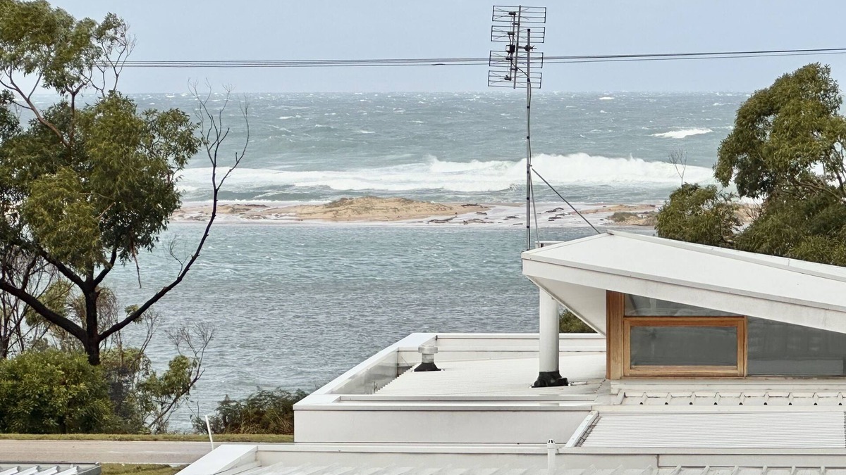 Marlo House | Ocean and Estuary Views - Newly Renovated