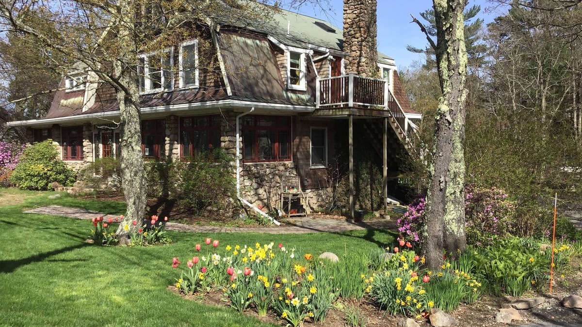 Gloucester Apartment | Ocean and Woods! Best of both seaside delights in Gloucester!