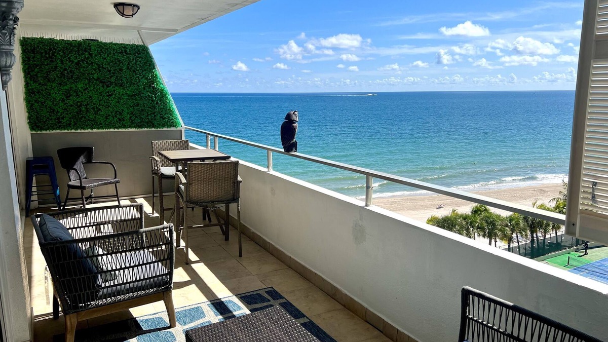 Bermuda Riviera Condo | Ocean/Beach front Condo