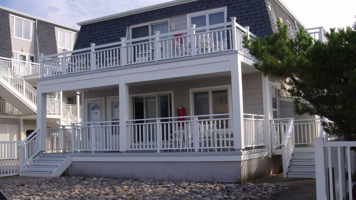 Beach Haven Condo | Ocean Block - steps to ocean, pool & restaurants