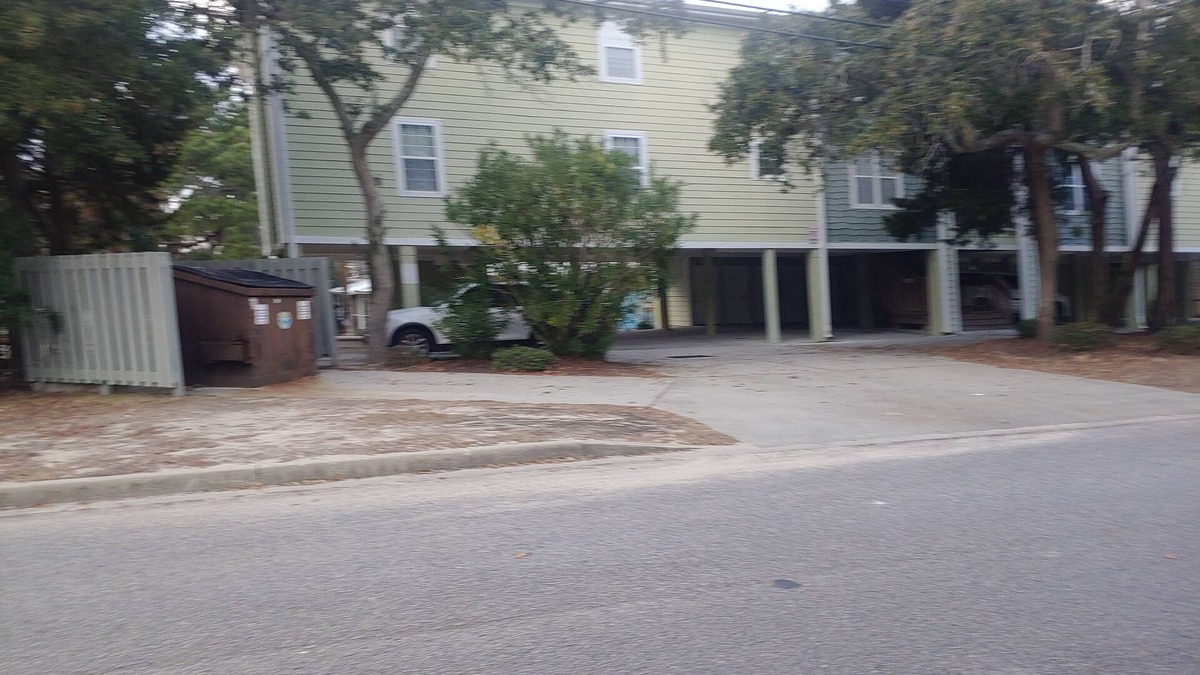 Downtown Myrtle Beach Condo | Ocean/Boardwalk two blocks away. Close to restaurants and businesses
