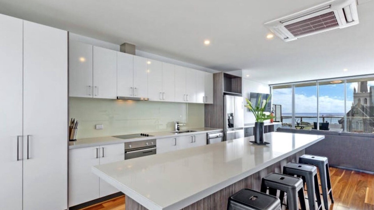 Portland Apartment | Ocean Breeze Apartment Portland