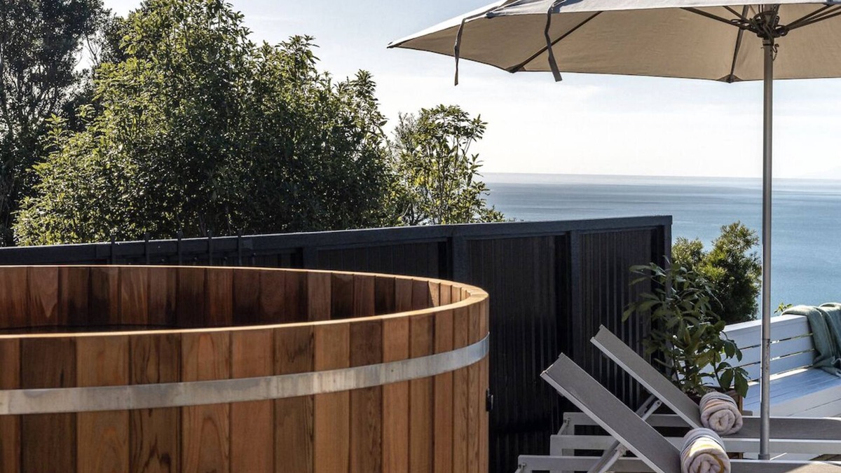 Waiheke Island House | OCEAN BREEZE COTTAGE | Coast & Country | WINTER DEAL - Stay for 3, Pay for 2