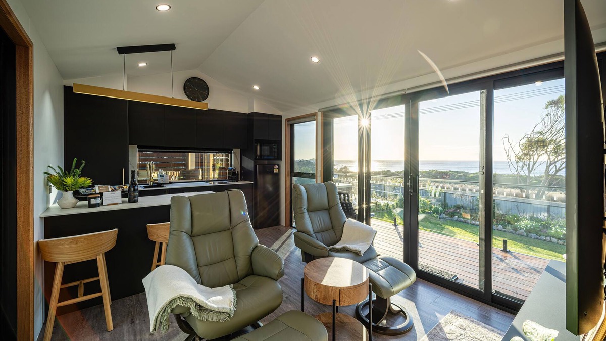 Bicheno House | Ocean Breeze Homestays - Unit 2 -Elegant tiny retreat in lush garden setting