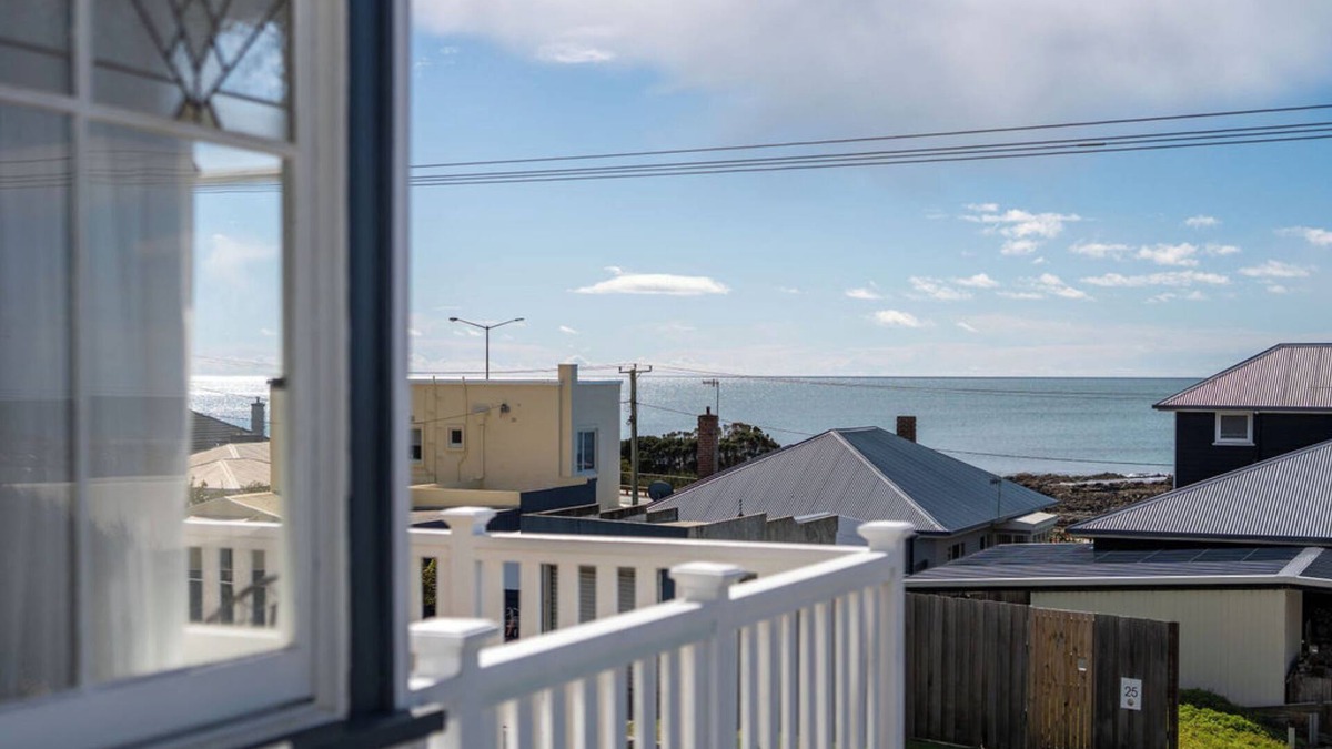 Parklands House | Ocean Breeze - Modern Comfort with Outdoor Entertaining and Ocean Views