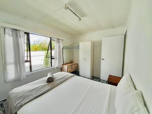 Nuku'alofa House | Ocean Cottage - Entire Place in Nukualofa Town Center