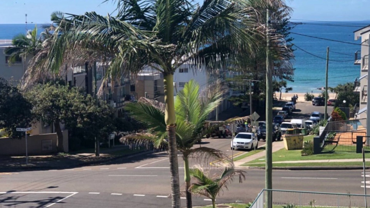 Caloundra Apartment | OCEAN CREST UNIT 7 - Boasts lovely ocean views from your balcony