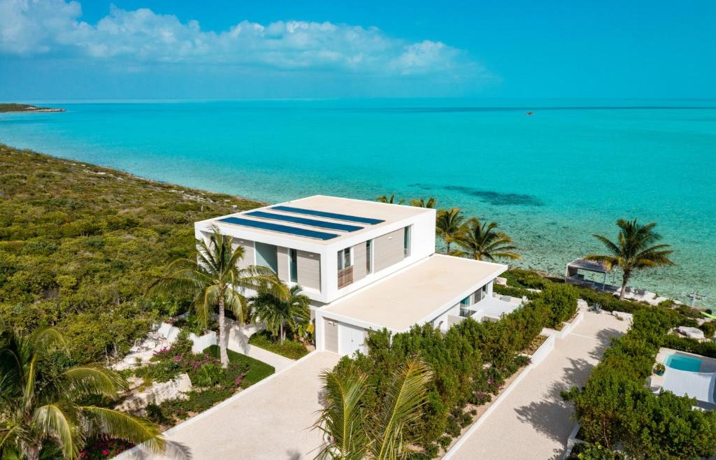Leeward Settlement Villa | Ocean Dream 5 BR Villa Aqua