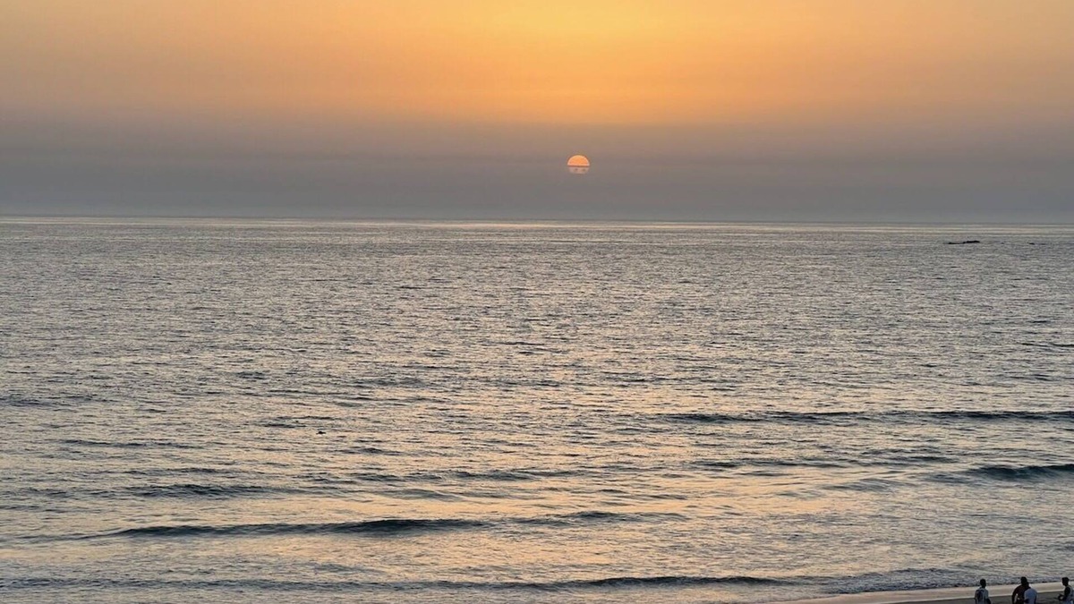 Ofir Apartment | Ocean facing cozy spot. A painting-like stay, brimming with light and fresh air.
