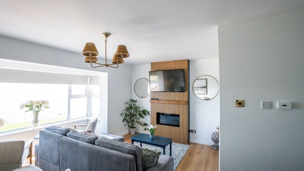 Carrickfergus Apartment | Ocean front 2-bed penthouse apartment in Carrickfergus with stunning views.