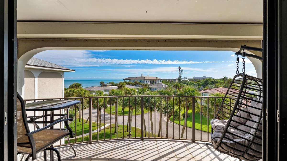 Indian River Shores Condo | Ocean Front 2 Bedroom Condo with Tennis/pickle ball court