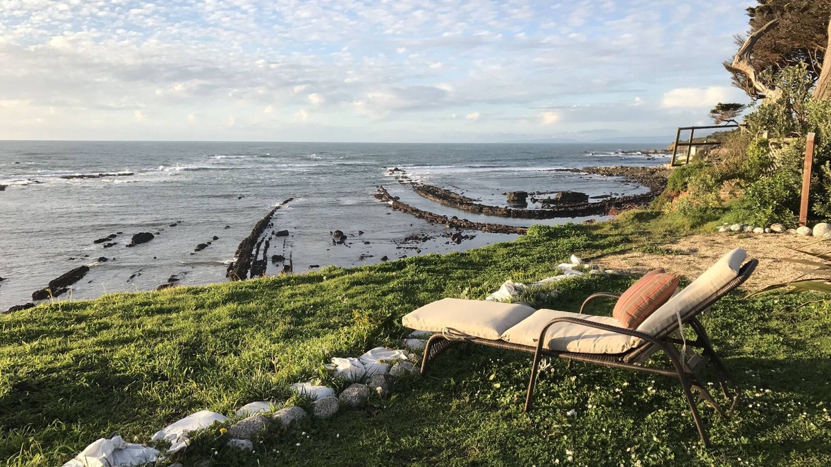Moss Beach Cottage | OCEAN FRONT Beach Cottage with Panoramic Views!