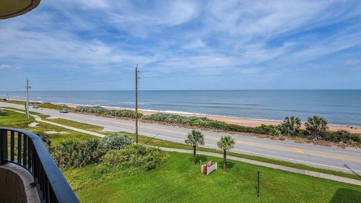 Glenwood Condo | Ocean front condo with magnificent view ,3D floor condo with lot of amenities