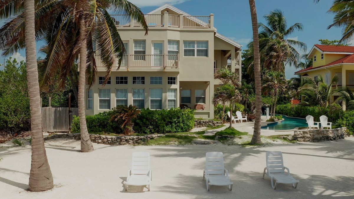 San Pedro Condo | Ocean Front Condo With Private Roof Top Deck - Gold Standard Approved