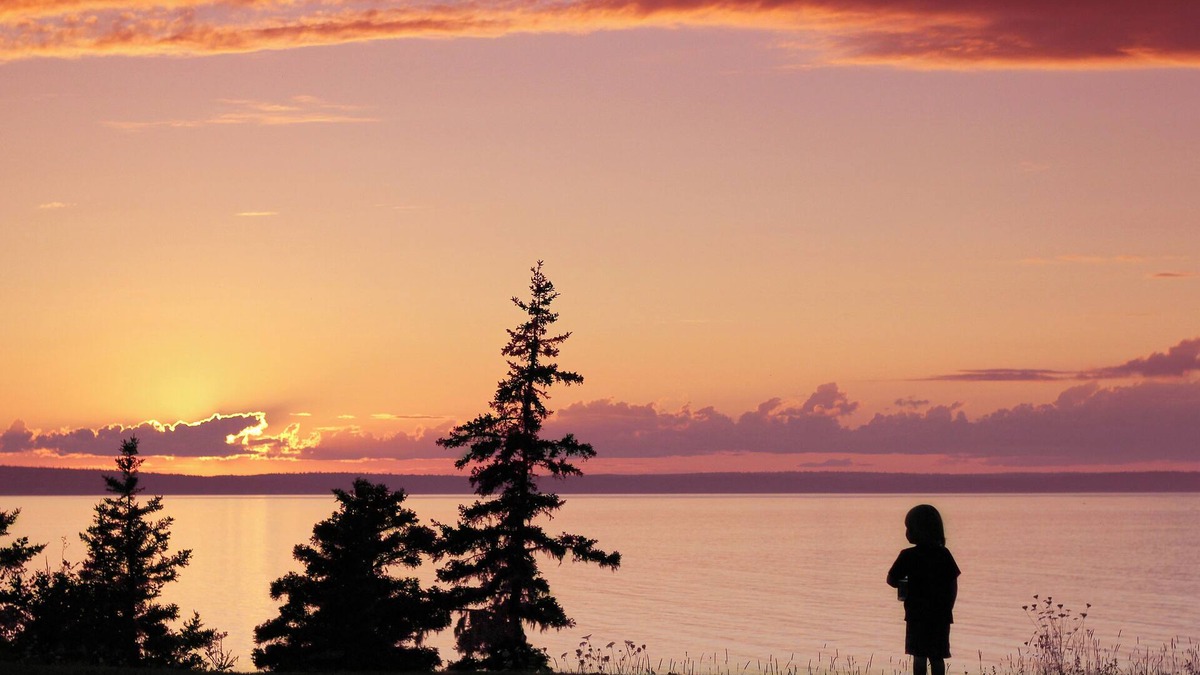 Hacketts Cove Cottage | Ocean front cottage, relax and enjoy the sunset over St. Margaret's Bay!