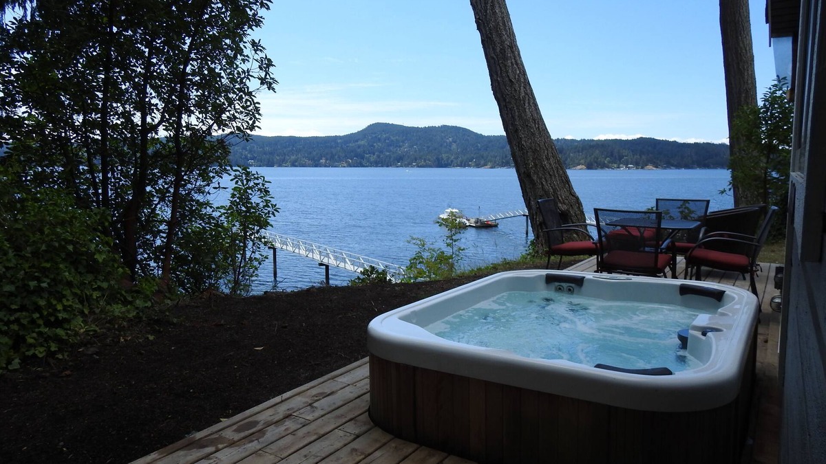 Sooke Cabin | Ocean Front Cottage in Sooke on Vancouver Island Kayaking Hot Tub