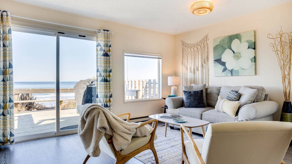 South Beach Condo | Ocean Front Duplex with Views! Dog Friendly! Free Wifi!