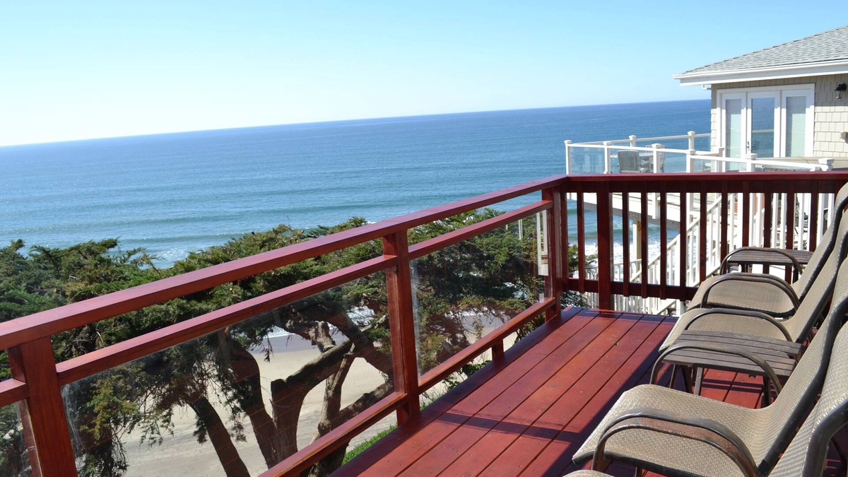 La Selva Beach House | Ocean front family & pet friendly charming cozy cottage with beach access.