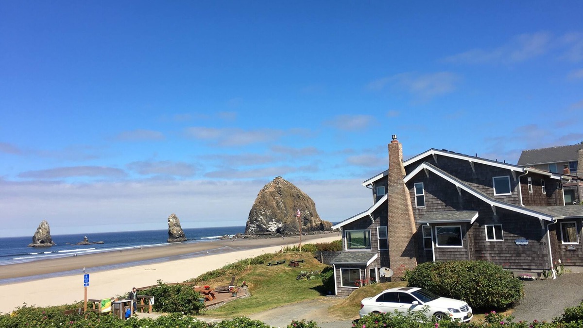 Tolovana Park House | Ocean Front Home in Cannon Beach, Oregon.