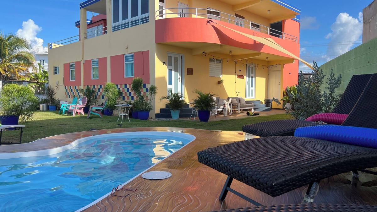 Jarealito House | Ocean front home with 3 suites, salt water pool, gated and Wifi.