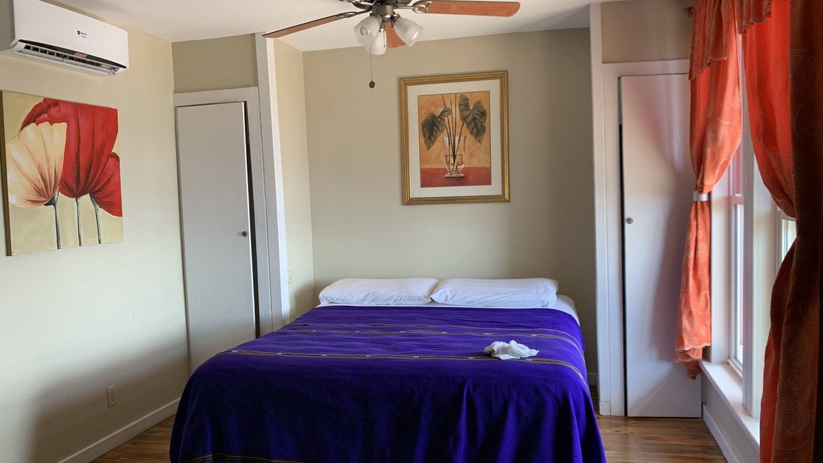 Antoneys Cay Resort | Ocean Front King Room w/balcony Land's End Hotel Resort West End Honduras