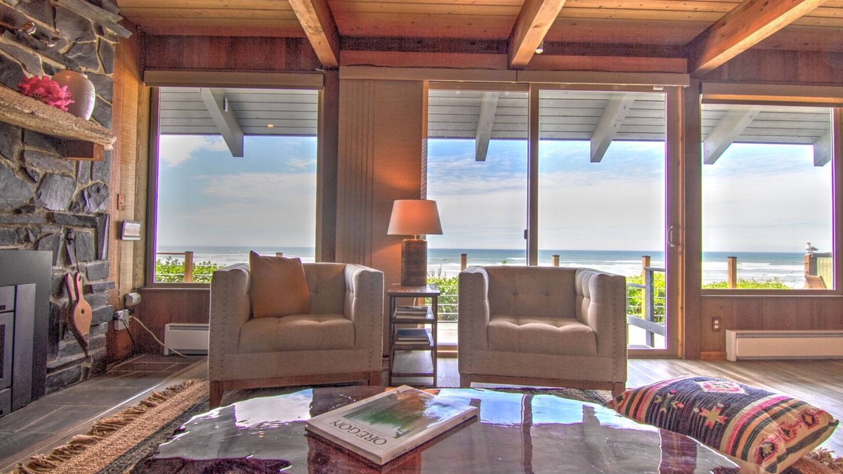 Yachats House | Ocean Front on Miles of Sandy Beach! Dog Friendly!