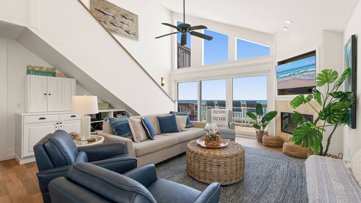Bethune Beach House | ☀️Ocean Front - Pet Friendly - Steps to Beach - Dolphin House ☀️