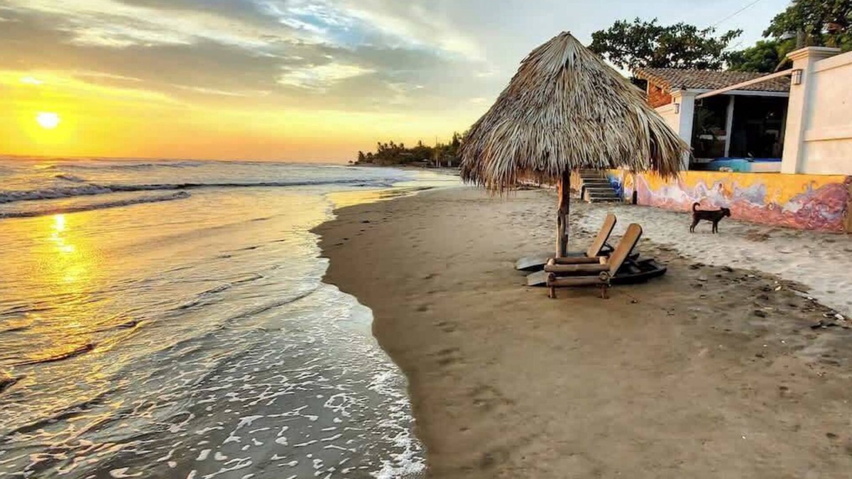 Pochomil House | Ocean Front Private Casita w Pool & AC Sleeps 4