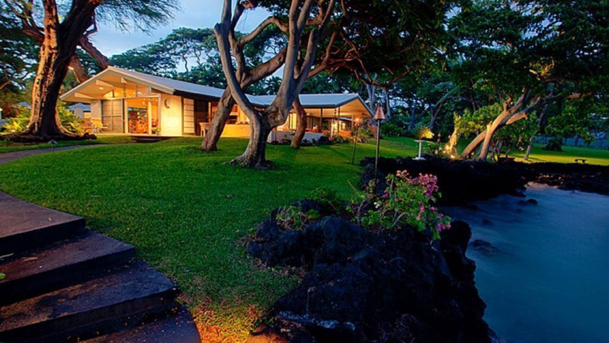 Keauhou House | OCEAN FRONT PRIVATE RESIDENCE AT KEAUHOU BAY WITH POOL & PRIVATE DOCK