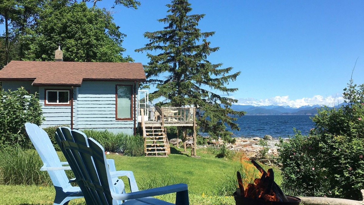 Discovery Islands Cottage | Ocean Front - Spectacular Scenery - Quadra Island