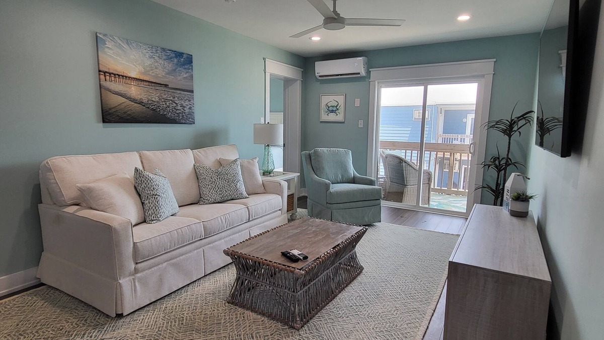 McCutcheon Field Condo | Ocean Front 2 Bed/2 Bath Condo
