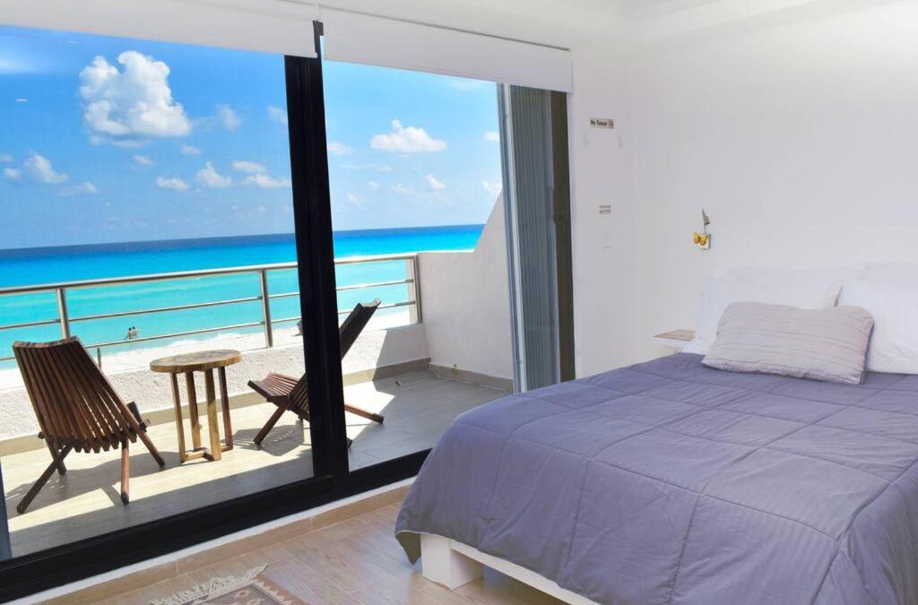 Zona Hotelera Apartment | Ocean front Villa Marlin, best location in hotel zone #109
