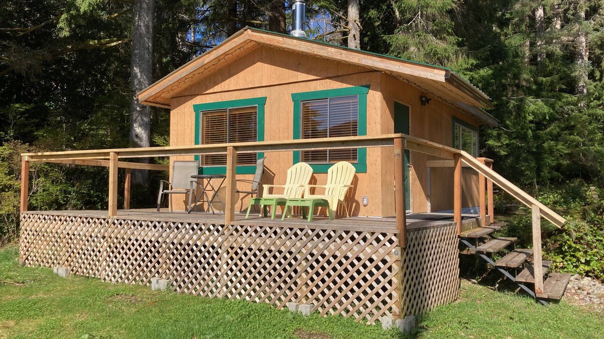 Quatsino Cabin | Ocean Front wilderness Cabin, brand new - Spa bathroom, fully equipped Kitchen
