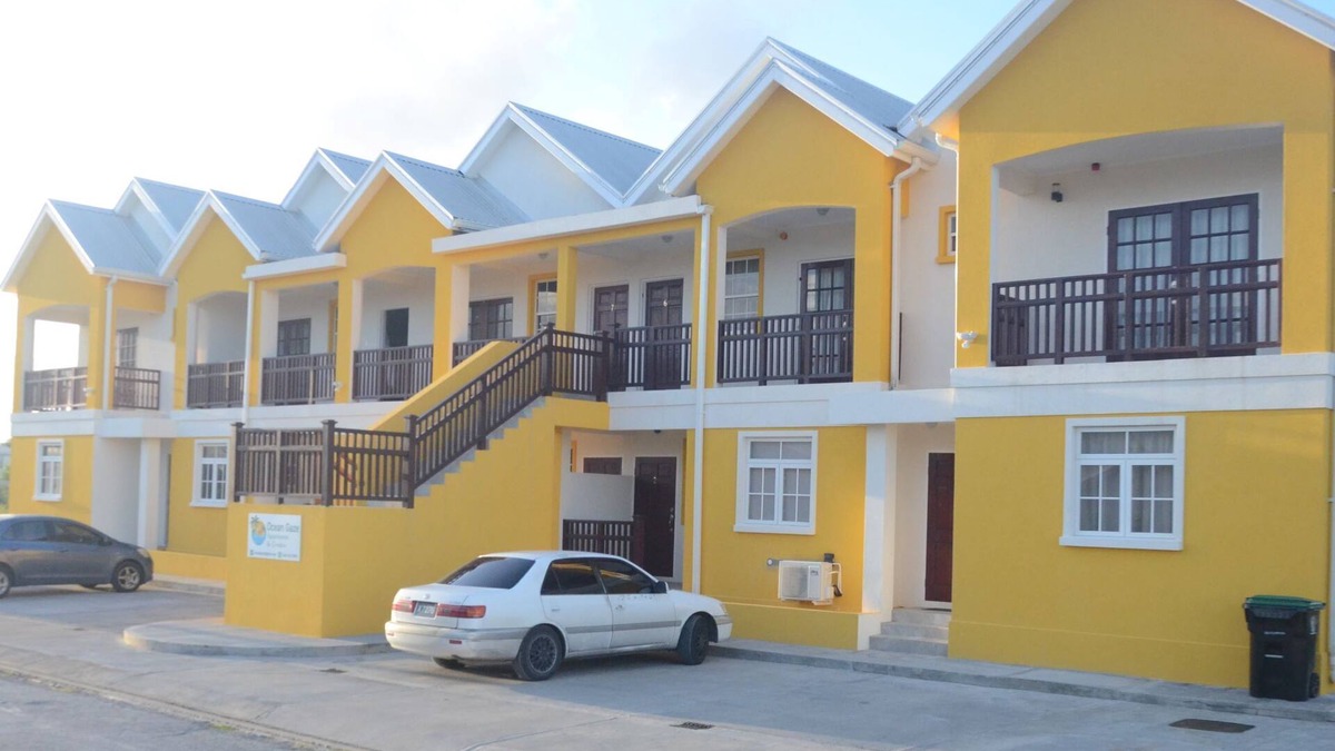 Inch Marlowe House | Ocean Gaze - Luxury Townhouse - Includes 2 Ensuites