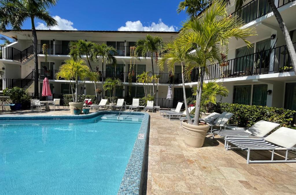 Bermuda Riviera Hotel | Ocean Mile Hotel