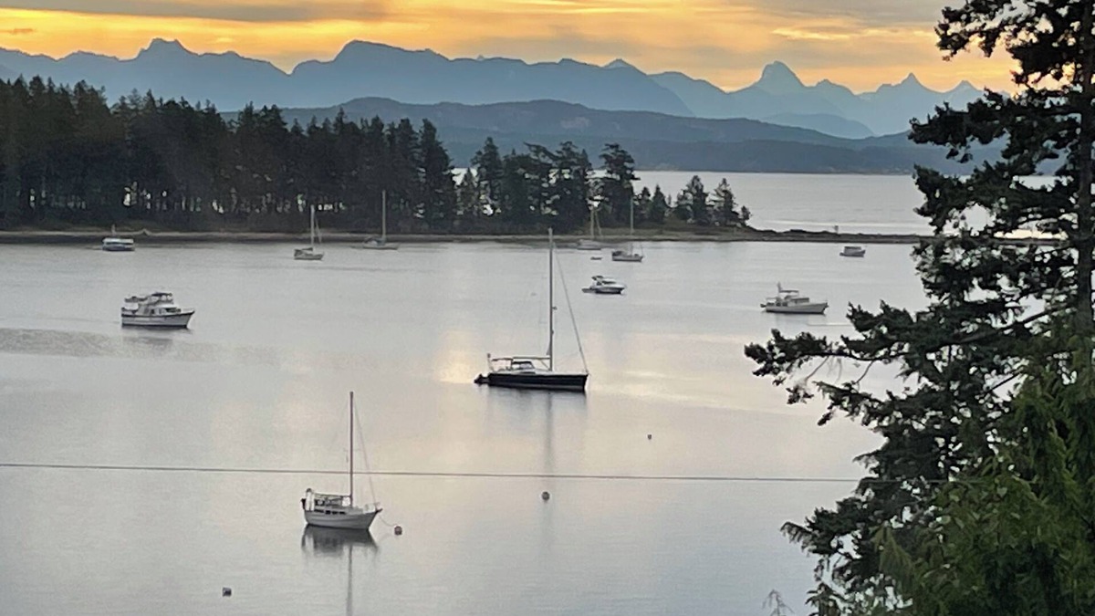 Heriot Bay House | Ocean, mountain and harbour views. Family friendly house.