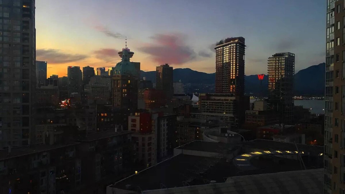 Gastown Apartment | Ocean, Mountain, City Views, Fully Furnished, Downtown Vancouver