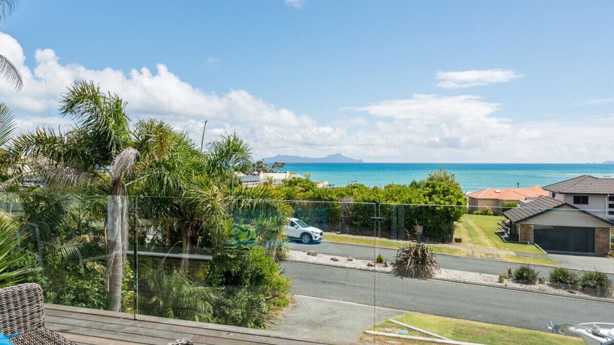 Langs Beach Cottage | Ocean Oasis - Langs Beach Holiday Home