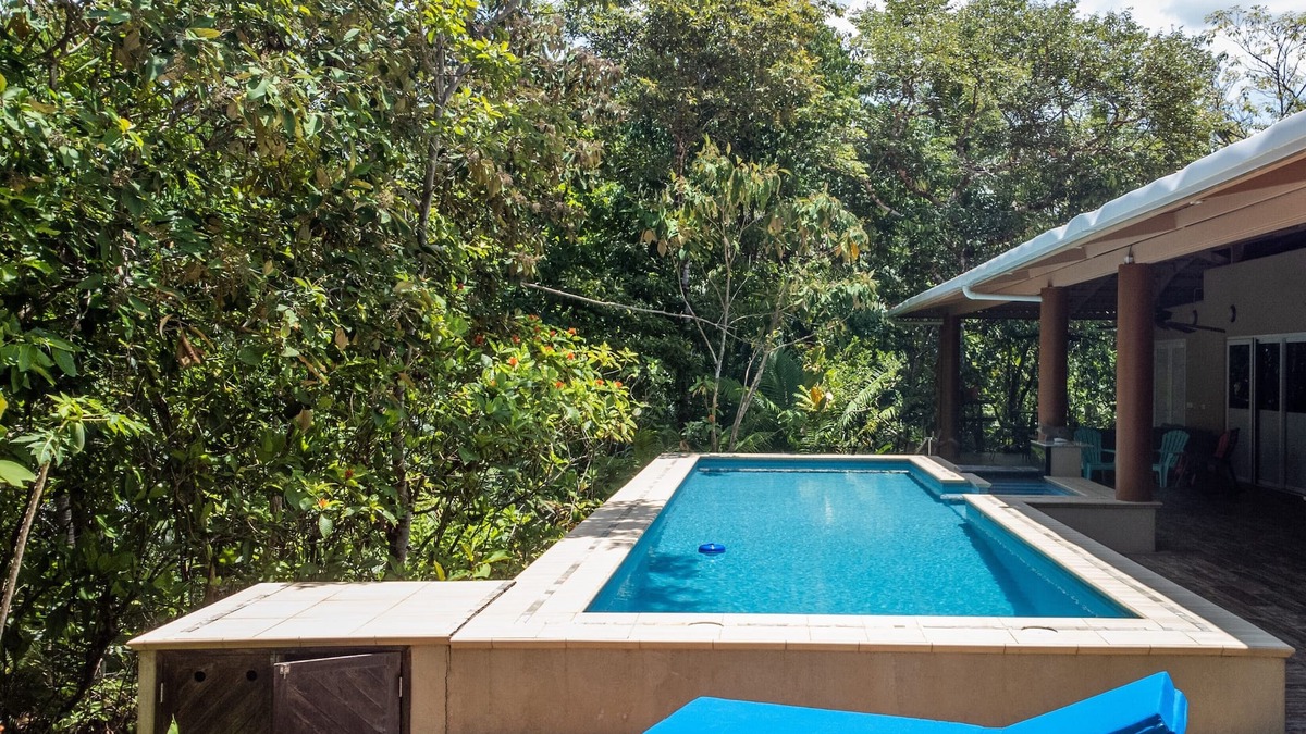Torio House | Ocean/Pacific Beachfront Studio- 425 SQ. feet