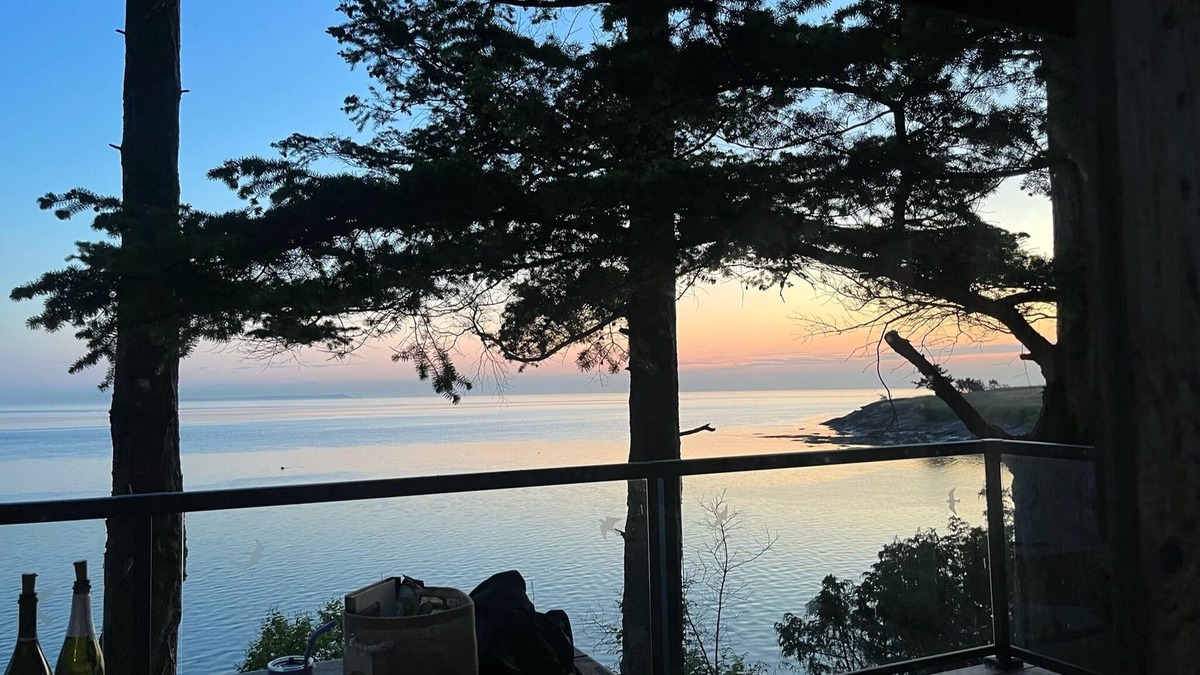Saturna Island Cabin | Ocean Paradise at Water's Edge